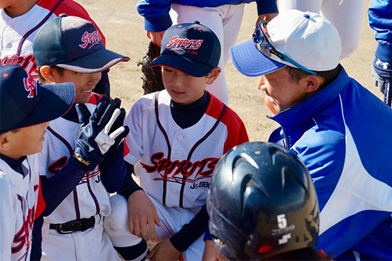 硬式野球部が小学生野球教室を実施しました イメージ画像