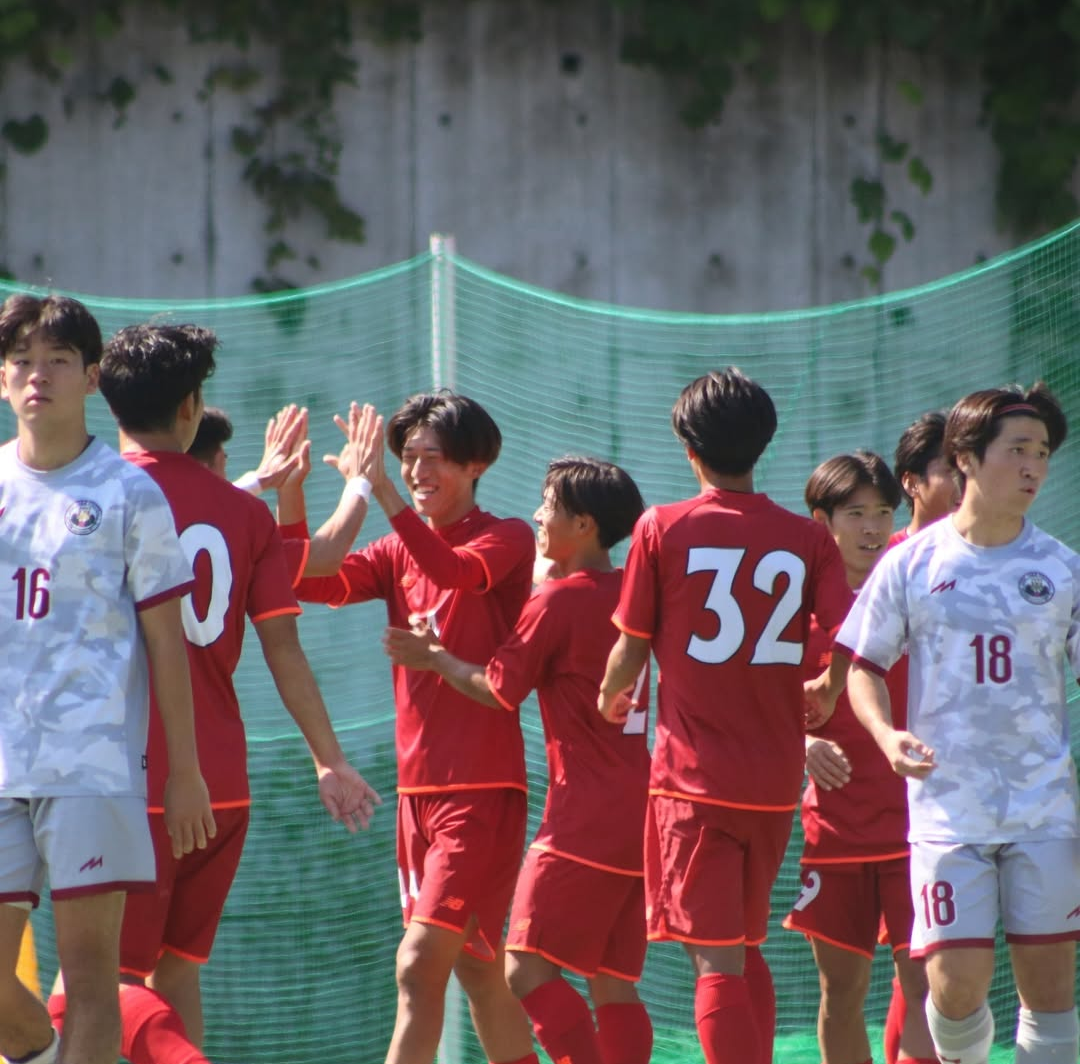 関東大学サッカーリーグ戦 東京・神奈川1部で優勝を果たし、表彰されました。 イメージ画像